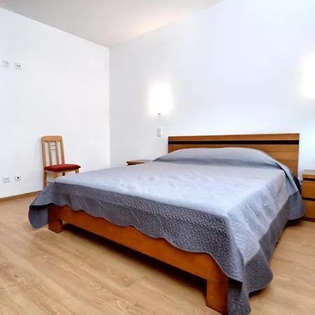 Spacious In With Private Pool *
