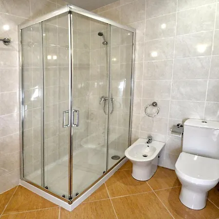 Spacious In With Private Pool *