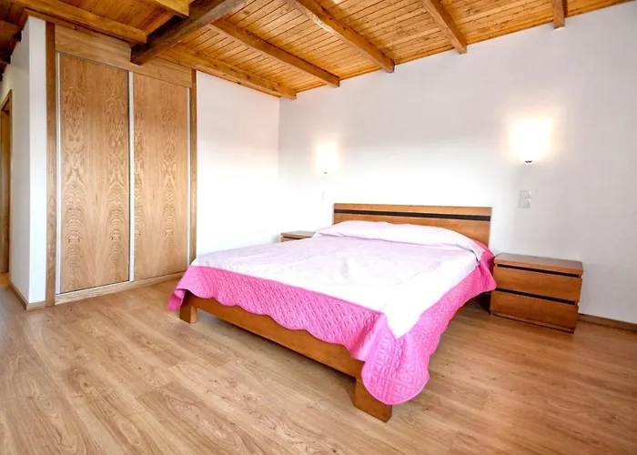 Spacious In With Private Pool